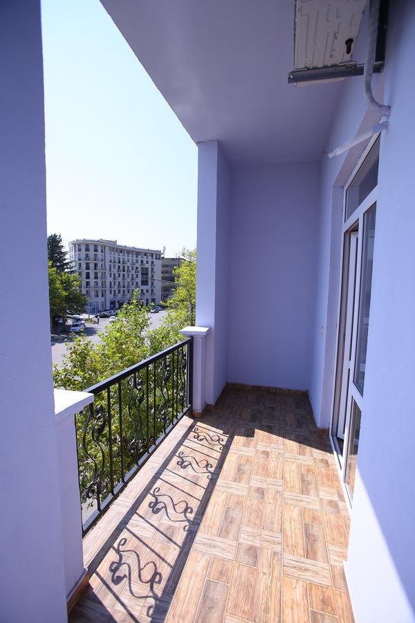 Hotel Phasis Kutaisi Esterno foto